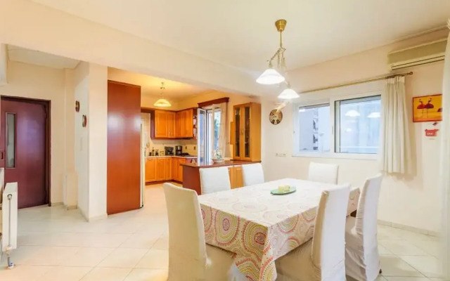 Spacious Urban Haven-family Home Perfect Location