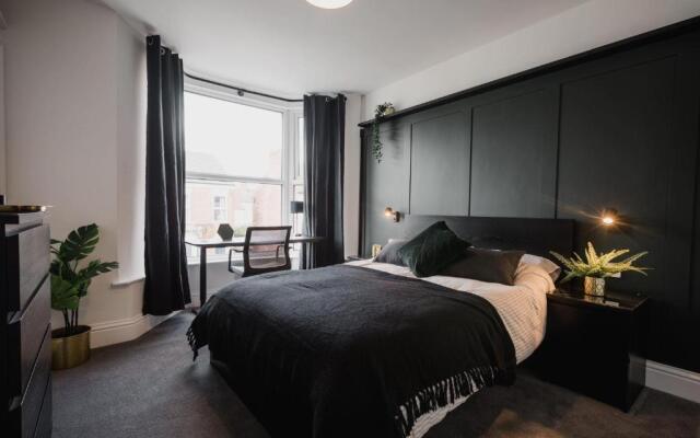Newly Refurbished Sylish Hull 3 Bed Apartment