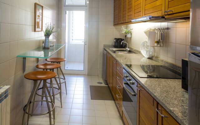 Liiiving in Matosinhos- Seaside Delight Apartment