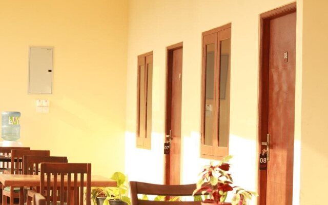 Pearl City Hotel