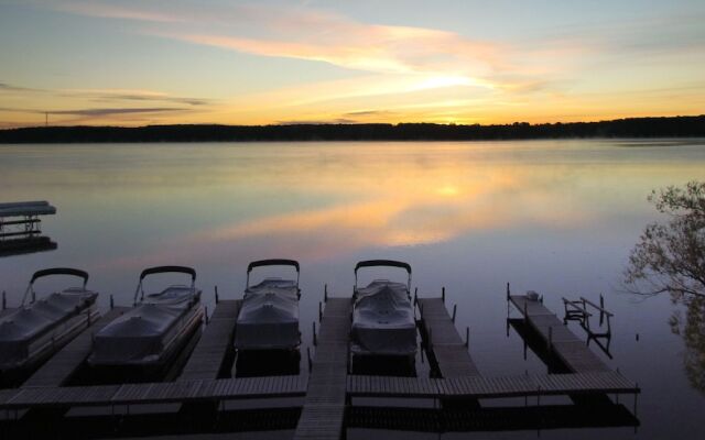 Cragun's Resort & Hotel