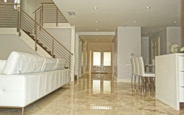 Beachwalk Villa