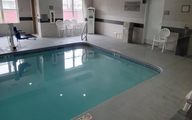 Country Inn & Suites by Radisson, McDonough, GA