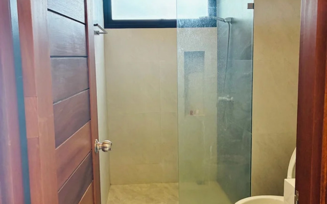 Hillside Haven-Luxury Room