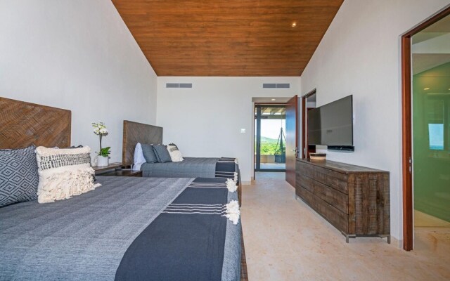 Sunny Vacation Villa 83