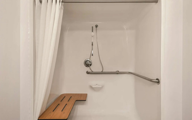 Country Inn & Suites by Radisson, Green Bay East, WI