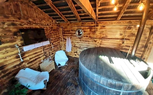 Zbojn¿a drevenica 3