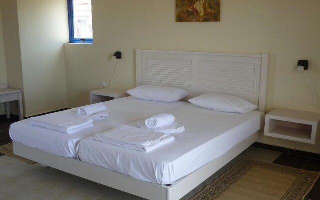 Oasis Hotel Kyparissia