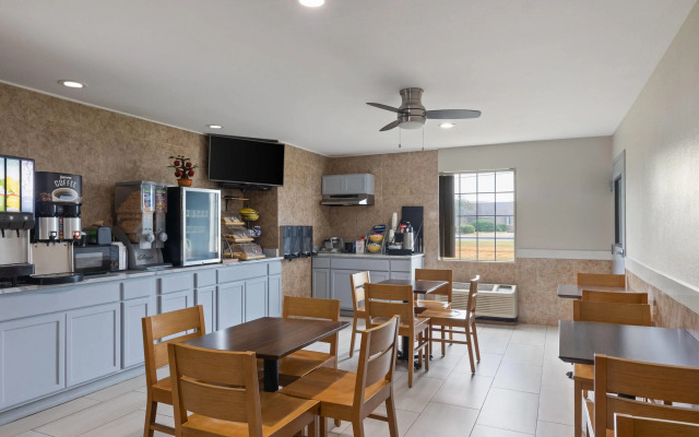 Days Inn by Wyndham Lincoln