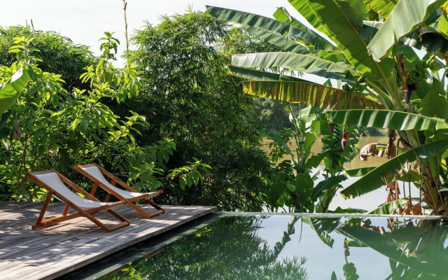 Scarlet Pavilion Homestay