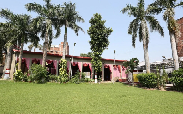 OYO 18501 The Palms Resort