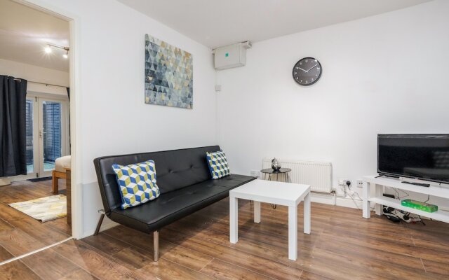 Charming 1-bed Basement Apartment in Lewisham