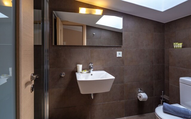 Solon - Deluxe City Center Apartment