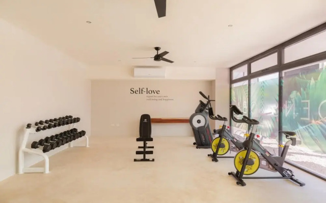 Modern Studio Breathtaking Pool GYM Fast Wifi Concierge, Tulum