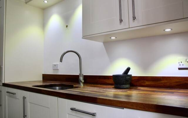 Refurbished Victorian Flat in City Centre