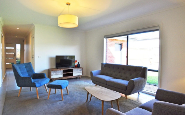 Plovers Rest - Surf Side - Free Wifi