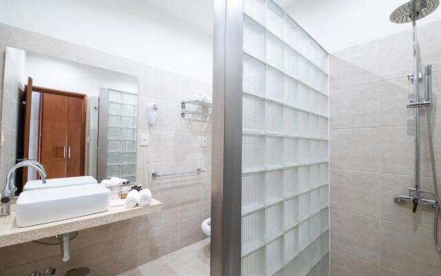 Bemar Carmelo Hotel
