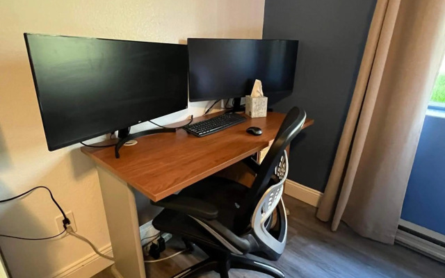 Rustic Girdwood Condo