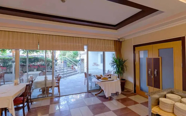 Akalia Suite Hotel & Spa