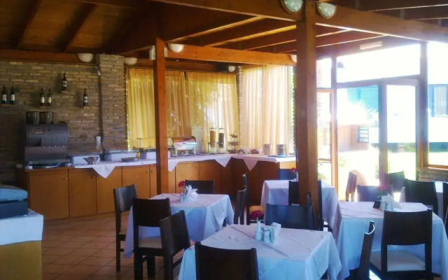 Oasis Hotel Kyparissia
