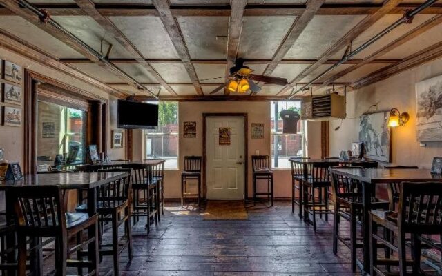 HiWay 40 Grill and Lodge