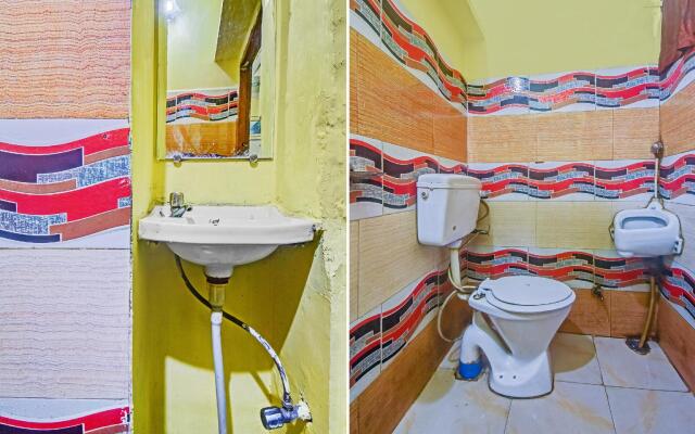 SPOT ON 62077 Hotel Ratnakar Plaza