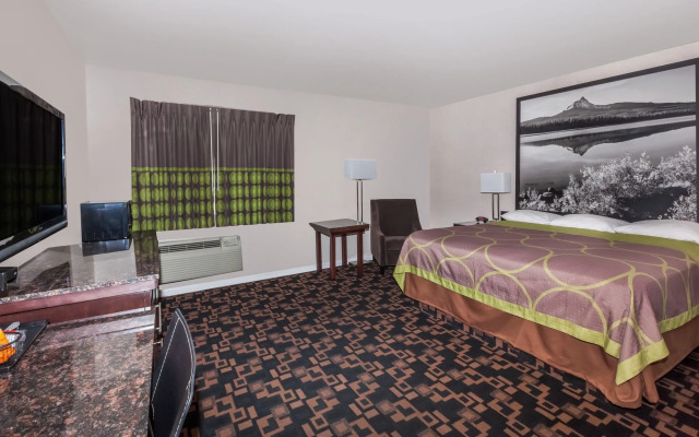 Gateway Inn & Suites