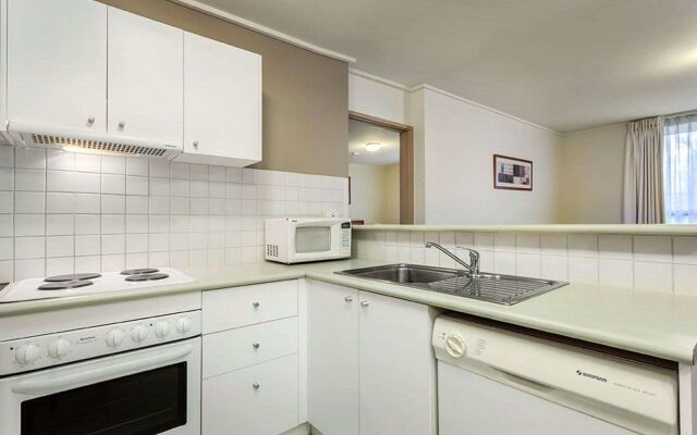 Knox International Hotel & Apartments