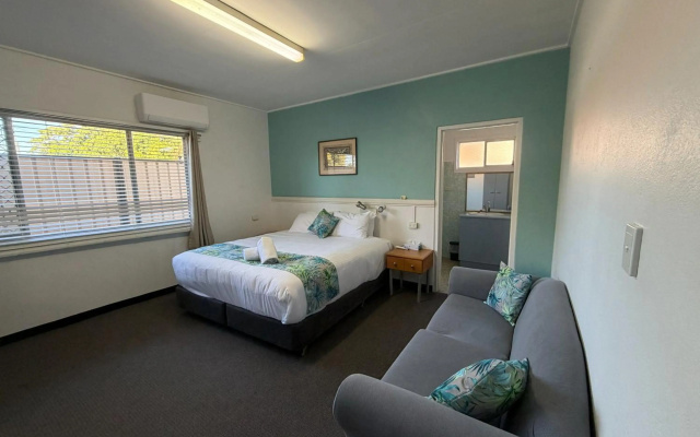 Riviera Motel Bundaberg – Guest Rooms – Bundaberg