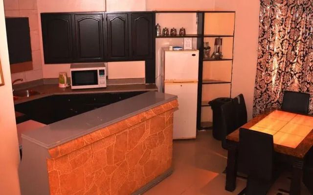 Al-Janadriyah Suites No. 4