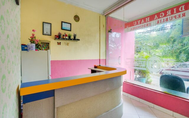 SPOT ON 91879 Emes Jaya HomestayNearSamsung Electronic Indonesia PT