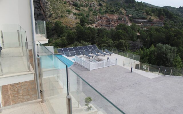 Young Hotels Spain SL