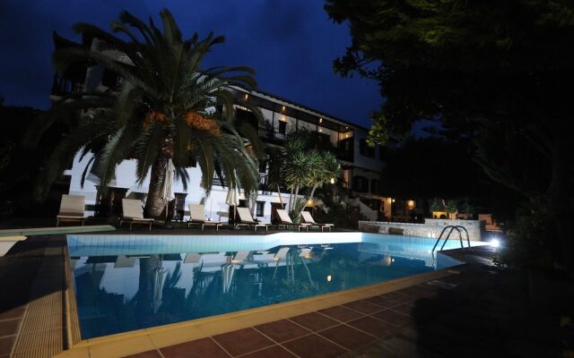Elli Hotel