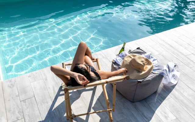 Damma Beachfront Luxury Villa