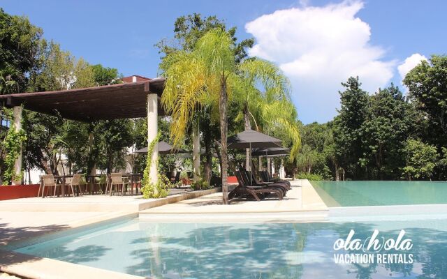Peaceful Townhouse with plunge pool by Olahola