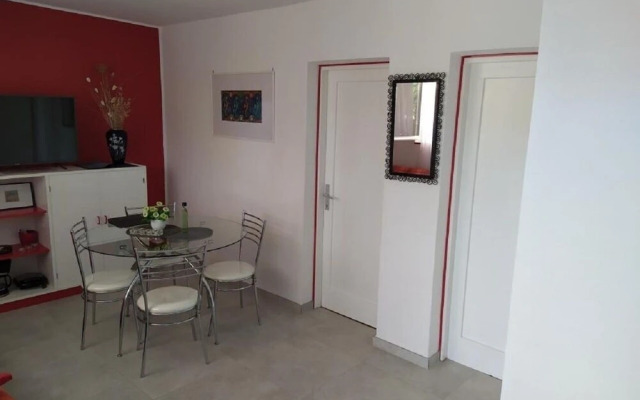 Vlasta - Near sea - H