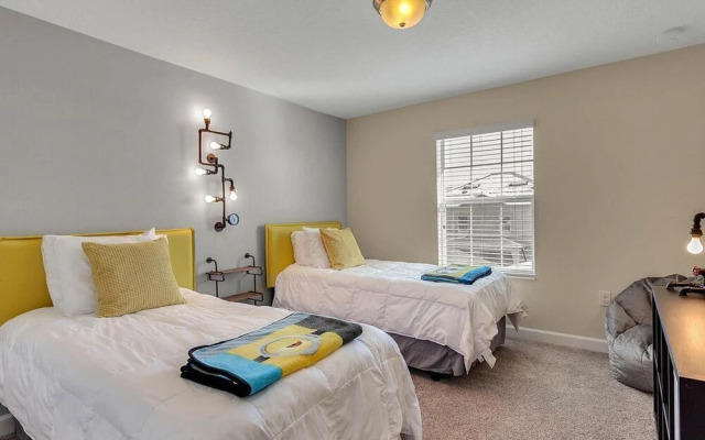 Marvelous 4 Bedroom w/ Screened Pool Close to Disney 1569