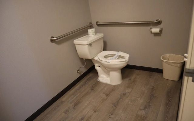 Express Inn & Suites