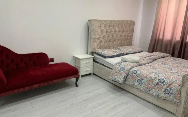 Inviting 2-bed Fully Furnished House-high Wycombe