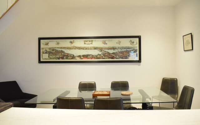 Spacious Greenwich Flat