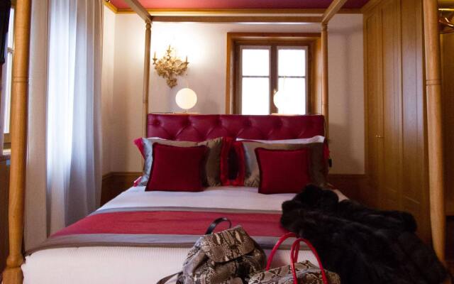 Ambra Cortina Luxury & Fashion Boutique Hotel