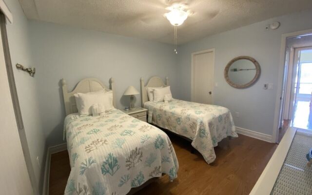 Bay Oaks by Beachside Management