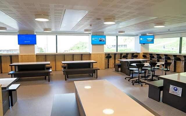 Apex2100 International Ski Academy Tignes