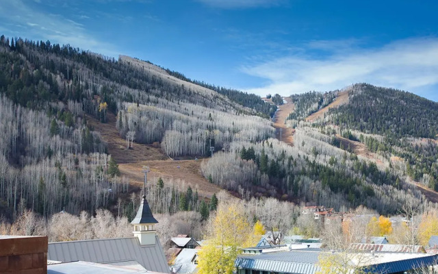 Meribel Penthouse - Luxury Condominium with Penthouse Views, Heart of Downtown Telluride, Hot Tub