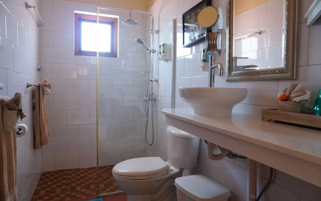 Cariñas Studio Apartments