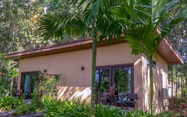 Mekong Riverside Resort & Camping