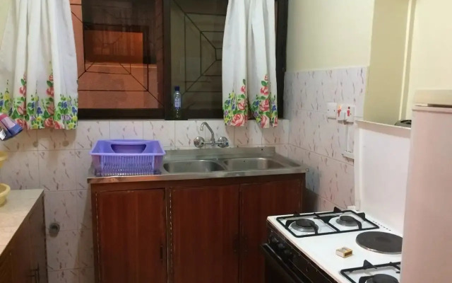 Samra Court