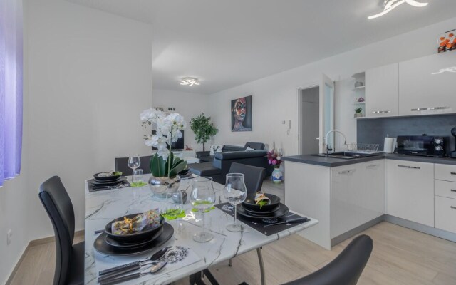 Awesome Apartment in Kostrena With Wifi and 2 Bedrooms