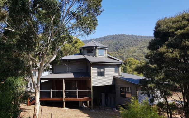Moondance Lodge
