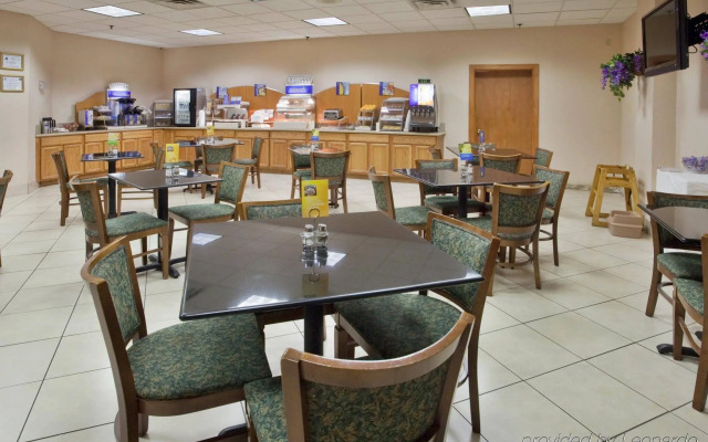 Clarion Pointe Jacksonville near Camp Lejeune